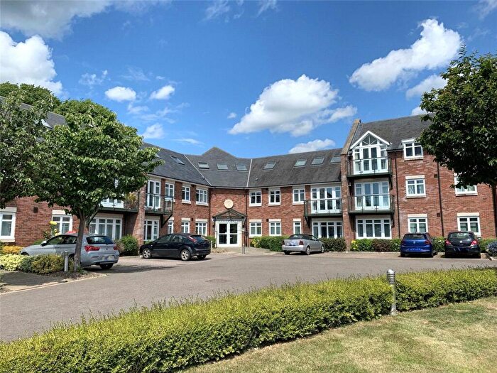 2 Bedroom Apartment For Sale In Broyle Road, Chichester, West Sussex, PO19