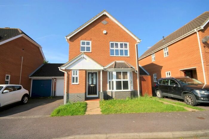 3 Bedroom Detached House To Rent In Broadacres, Luton, LU2