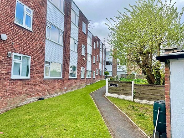 2 Bedroom Flat For Sale In Pole Lane, Bury, BL9
