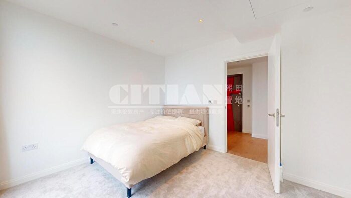 2 Bedroom Flat To Rent In Oval Village, Kennington Ln, London, SE11