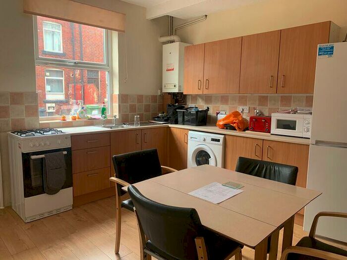 4 Bedroom Terraced House To Rent In Welton Grove, Hyde Park, Leeds, LS6
