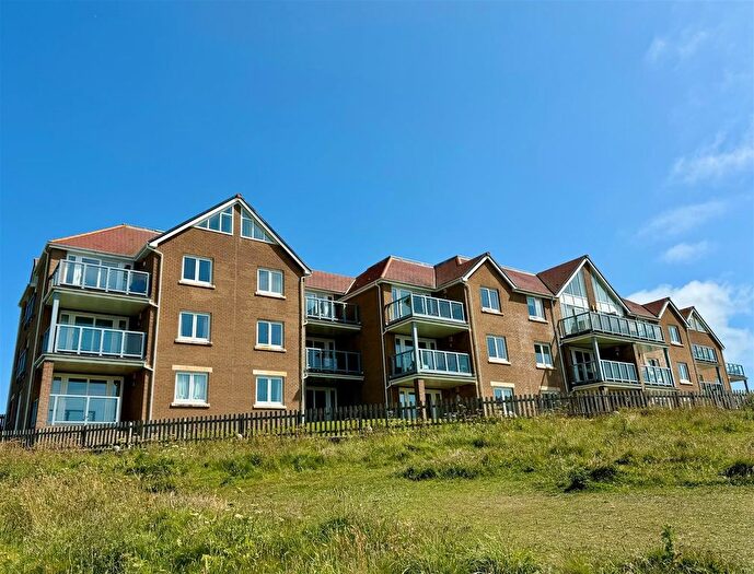 3 Bedroom Flat To Rent In Headland Road, Newquay, TR7