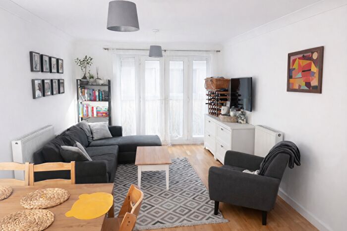 2 Bedroom Flat For Sale In Black Eagle Drive, Northfleet, DA11