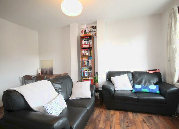 2 Bedroom Flat To Rent In Alexandra Grove, Finsbury Park, N4