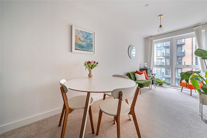 1 Bedroom Flat For Sale In Hampden Road, Harringay, London, N8