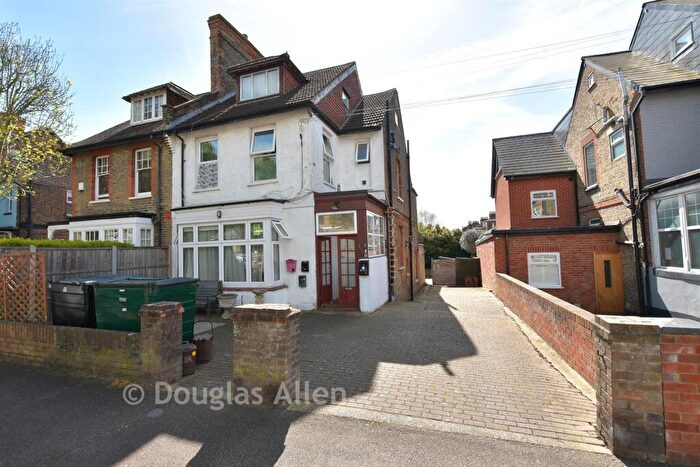 Studio For Sale In Grove Road, Walthamstow, E17