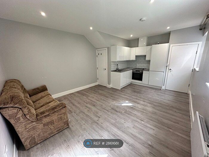 1 Bedroom Maisonette To Rent In Apple Market, Kingston Upon Thames, KT1