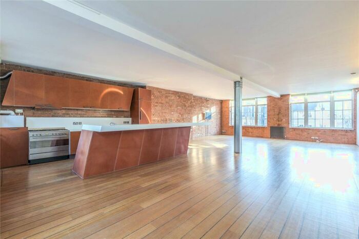 2 Bedroom Apartment To Rent In Banner Street, London, EC1Y