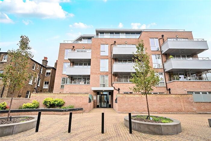 2 Bedroom Flat For Sale In Fairway House, , Clyde Terrace, Lewisham, SE23