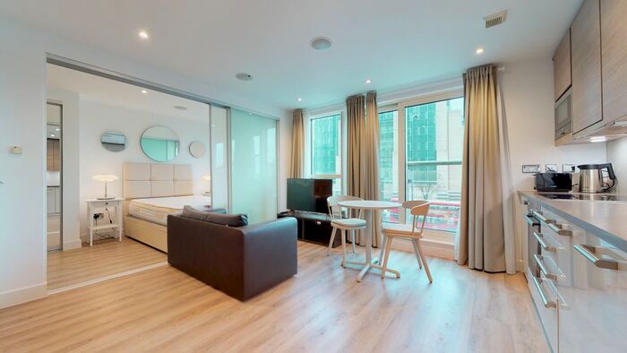1 Bedroom Flat To Rent In St. George Wharf, London, SW8
