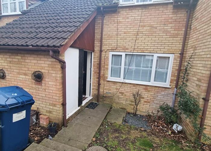 1 Bedroom Terraced House To Rent In Snowdon Drive, London, NW9
