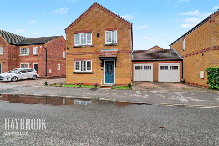 3 Bedroom Link Detached House For Sale In Highstone View, Worsbrough, S70