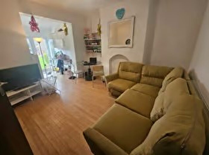 6 Bedroom Terraced House To Rent In Becketts Park Drive, Leeds, West Yorkshire, LS6