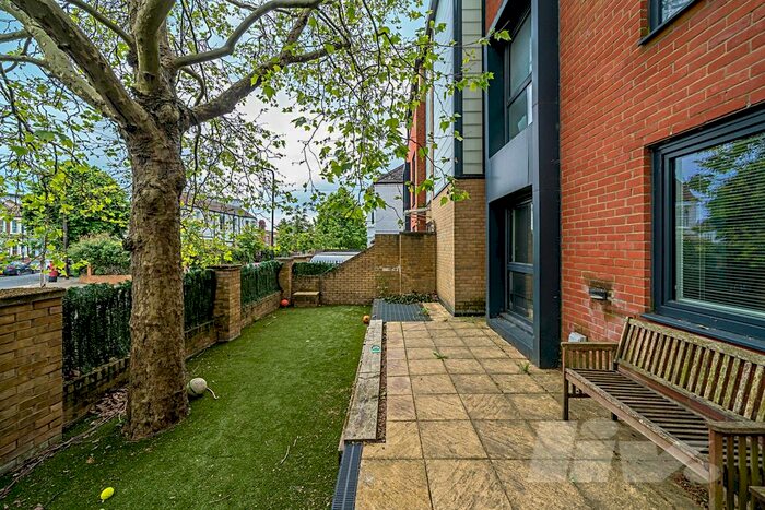 3 Bedroom Flat To Rent In Rhapsody Court, Wakeman Road, Queen Park, NW10