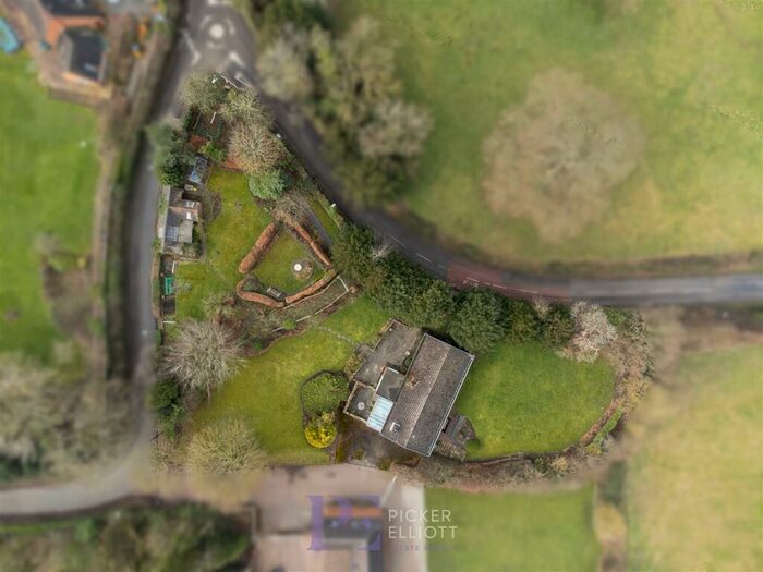 4 Bedroom Detached House For Sale In Hinckley Lane, Higham-On-The-Hill, CV13