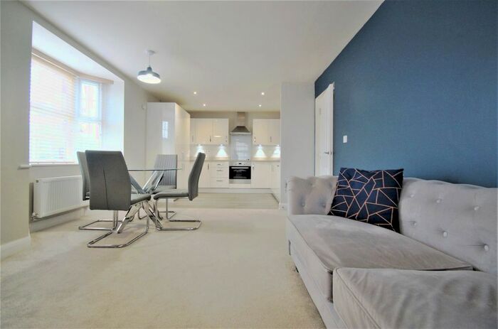 2 Bedroom Flat To Rent In Station Avenue, Houlton, Rugby, CV23