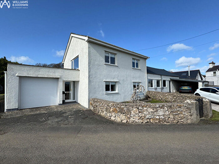 3 Bedroom Detached House For Sale In Lon Gwenfro, Llanbedrgoch, Anglesey, LL76