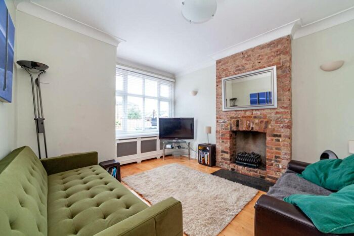 2 Bedroom House To Rent In Castlands Road, SE6