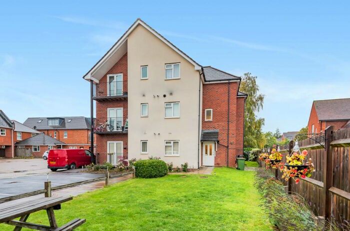 2 Bedroom Flat To Rent In Cresbee Court, Toynbee Road, Eastleigh, SO50