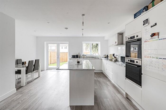 3 Bedroom End Of Terrace House For Sale In Mendip Road, Salvington, Worthing, West Sussex, BN13