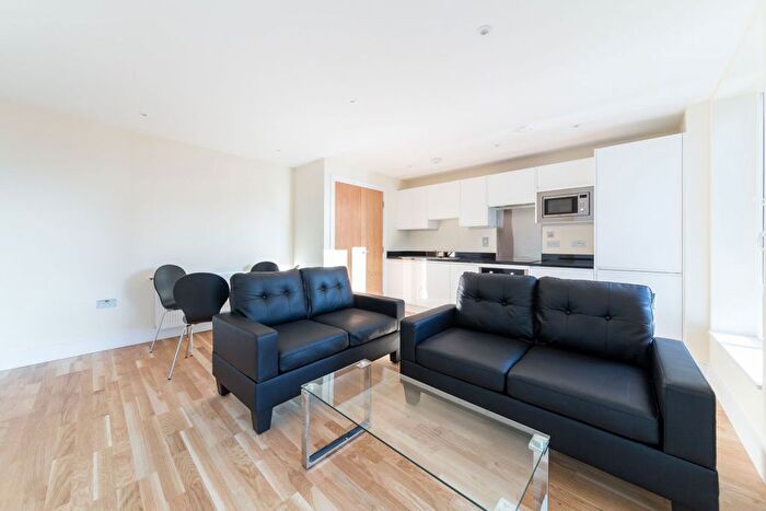 2 Bedroom Flat To Rent In Keymer Place, Canary Wharf, E14