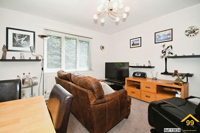 2 Bedroom Apartment For Sale In Southcroft, Buxton, Derbyshire, SK17