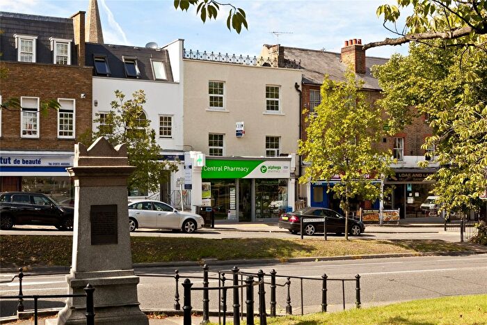 2 Bedroom Flat To Rent In A High Street, Esher, Surrey, KT10