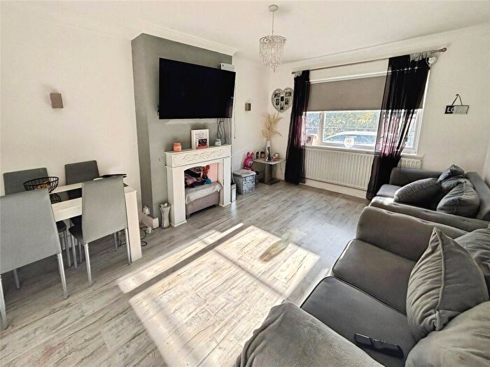 2 Bedroom Maisonette For Sale In Hook Rise North, Surbiton, KT6