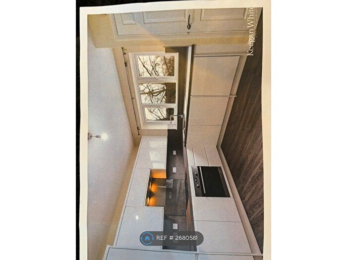 3 Bedroom Flat To Rent In Fairacre, Maidenhead, SL6