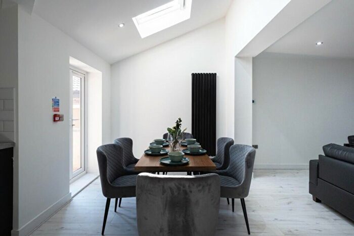 4 Bedroom House To Rent In Avondale Street, Lincoln, LN2