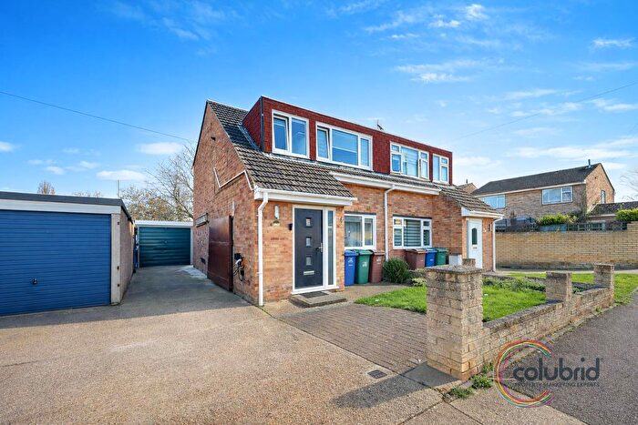 3 Bedroom Semi-detached House For Sale In Strathmore, East Tilbury, RM18