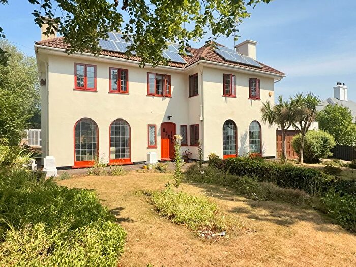 4 Bedroom Detached House For Sale In Livermead, Torquay, TQ2