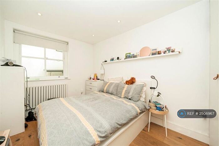2 Bedroom Flat To Rent In Murray Street, London, NW1