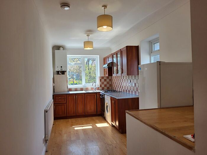 1 Bedroom Flat To Rent In Chalk Hill, Watford, WD19