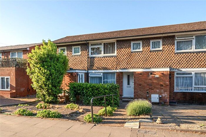 1 Bedroom Maisonette For Sale In Tenniswood Road, Enfield, EN1