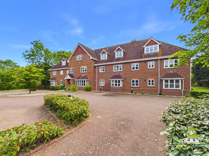 1 Bedroom Apartment For Sale In Wessex Grange Reading Road, Sherfield-on-Loddon, Sherfield-on-Loddon, Hook, Hampshire, RG27