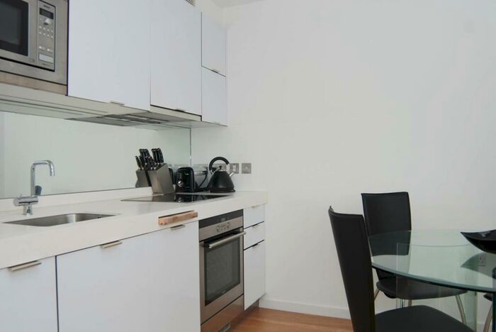 Studio To Rent In Ontario Tower, Canary Wharf, London, E14