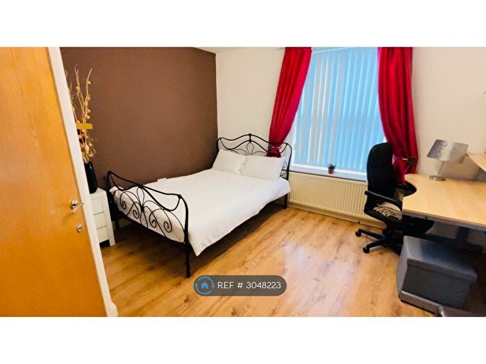 1 Bedroom Flat To Rent In Manchester Road, Huddersfield, HD4
