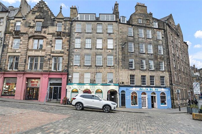2 Bedroom Apartment For Sale In Edmonstone's Close, Edinburgh, Midlothian, EH1