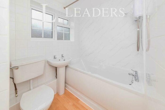 1 Bedroom Terraced House To Rent In Maple Drive, RH19