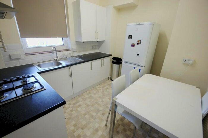 3 Bedroom Apartment To Rent In Camden Park Road, Camden, NW1