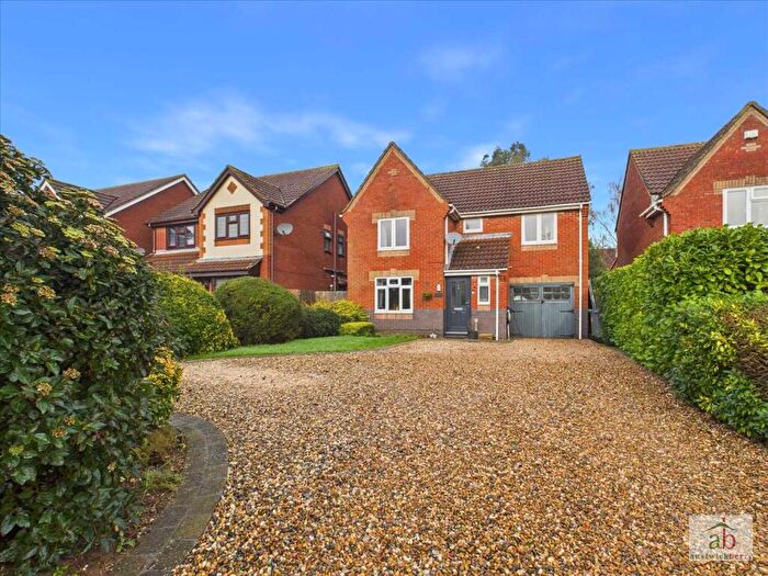 4 Bedroom Detached House For Sale In Largent Grove, Kesgrave, IP5