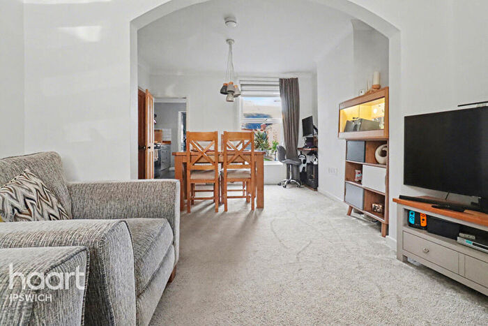 2 Bedroom Semi Detached House For Sale In Warwick Road, Ipswich, IP4