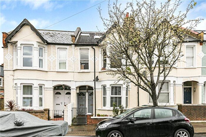 2 Bedroom Maisonette For Sale In Duntshill Road, Earlsfield, SW18