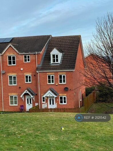 3 Bedroom Semi-Detached House To Rent In Paxton Court, Armley, Leeds, LS12