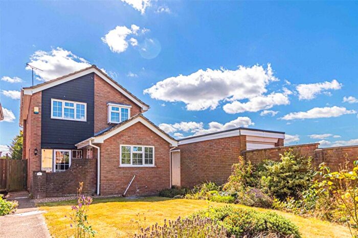 4 Bedroom Detached House For Sale In Park Lane, Eaton Bray, Bedfordshire, LU6