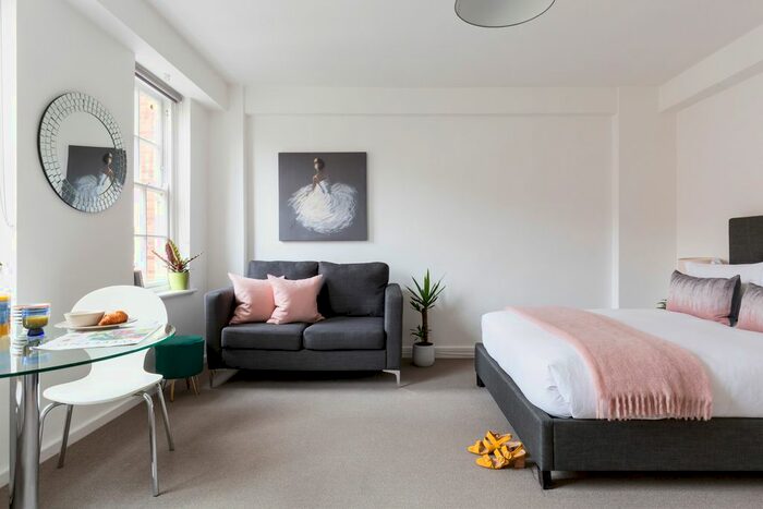 Studio To Rent In Dolphin Square, London, SW1V