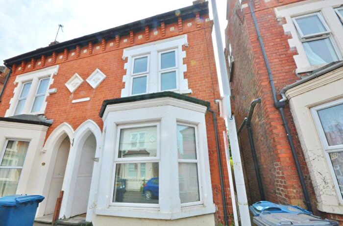4 Bedroom Semi Detached House For Sale In Rosebery Avenue, West Bridgford, Nottingham, Nottinghamshire, NG2