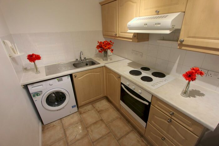 2 Bedroom Flat To Rent In Elbe Street, Edinburgh, EH6