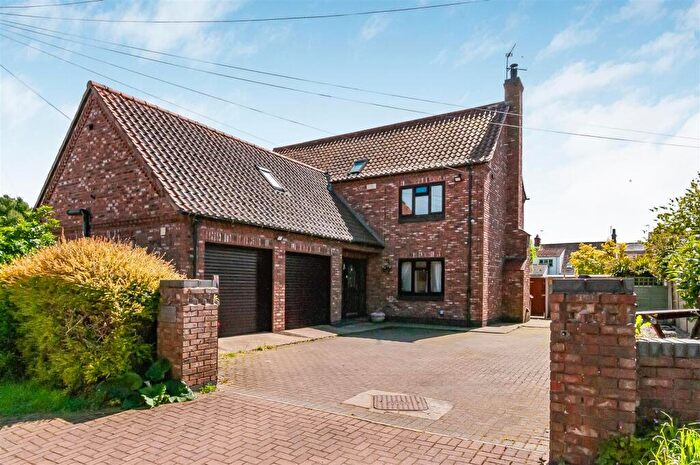 5 Bedroom Detached House For Sale In North Street, Barmby On The Marsh, DN14
